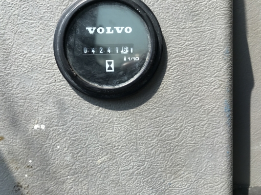 ขายแบคโฮ VOLVO EC210D รถในไทย ปี 2015 พร้อมไฟแนนซ์ สนใจติดต่อ ผึ้ง 095-0563605