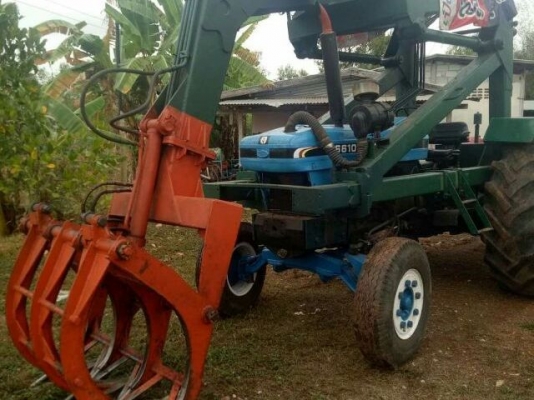 ขายรถ คีบอ้อย/ไม้ รถตามภาพ สภาพ พร้อมใช้งาน  ราคา  350,000  วาท