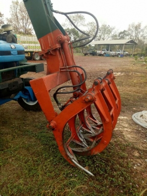 ขายรถ คีบอ้อย/ไม้ รถตามภาพ สภาพ พร้อมใช้งาน ราคา 350,000 วาท ขายรถ คีบอ้อย/ไม้ รถตามภาพ สภาพ พร้อมใช้งาน ราคา 350,000 วาท