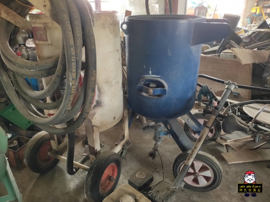 ถังพ่นทรายอุตสาหกรรม ระบบ Pressure มี 3 ใบ อุปกรณ์ครบ (พร้อมใช้งาน) ถังพ่นทรายอุตสาหกรรม ระบบ Pressure มี 3 ใบ อุปกรณ์ครบ (พร้อมใช้งาน)