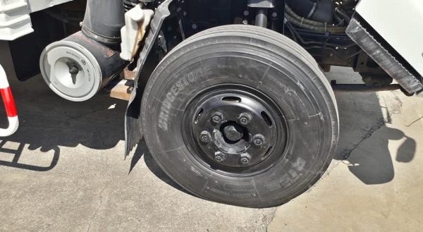 ขาย ISUZU NQR 175 แรง ปี 2552 ยาว 5.50 เมตร ตู้แห้ง สภาพสวย เครื่องดี พร้อมใช้งาน สนใจติดต่อสอบถาม 0814825911 พิมพ์ใจ 0863075992 รุ่ง 0617184111 ตั๊ก