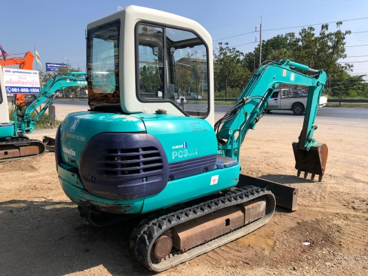 ขายรถขุด รถแมคโค Komatsu PC30R-8 ตู้เก๋ง รถสวยพร้อมใช้งาน นำเข้าเองจากญี่ปุ่น โทร 081-8581834