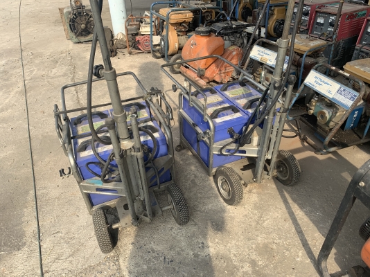 ขายไฟสนามใช้แบตเตอรี่2ใบนานุุ60 ช ม