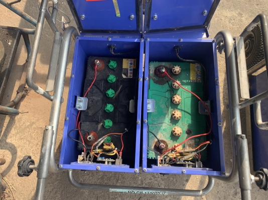 ขายไฟสนามใช้แบตเตอรี่2ใบนานุุ60 ช ม