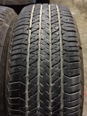 ขายยาง.Bridgestone 255/70/16ปี4717 ไร้ตำหนิดอกยางหนาๆ สนใจโทร.0879050181.ส่งได้ทั่วไทย