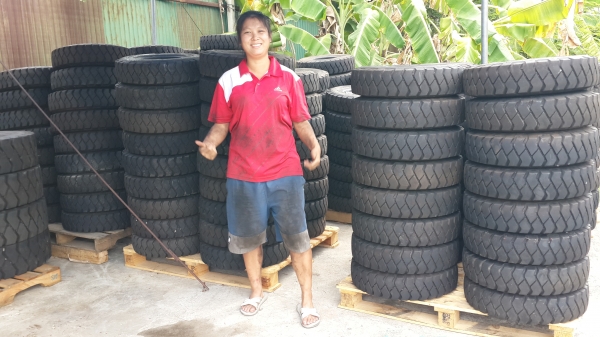 ขายยางลม รถยกโฟล์คลิฟท์ ขนาด 600-15 ,28×9-15 , 700-12 ,650-10,600-9 ยางญี่ปุ่น หรือ ไต้หวัน ค่ะ 0844591695 เหมี๋ยวค่ะ ขายยางลม รถยกโฟล์คลิฟท์ ขนาด 600-15 ,28×9-15 , 700-12 ,650-10,600-9 ยางญี่ปุ่น หรือ ไต้หวัน ค่ะ 0844591695 เหมี๋ยวค่ะ