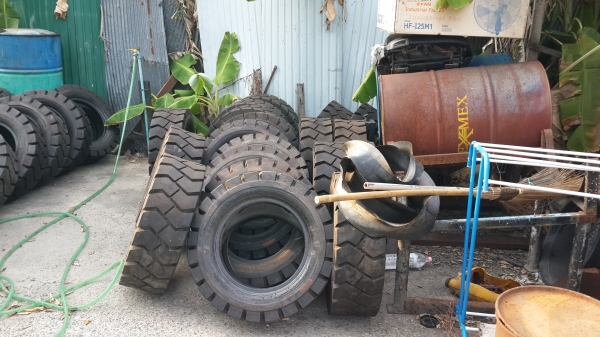 ขายยางลม รถยกโฟล์คลิฟท์ ขนาด 600-15 ,28×9-15 , 700-12 ,650-10,600-9 ยางญี่ปุ่น หรือ ไต้หวัน ค่ะ 0844591695 เหมี๋ยวค่ะ ขายยางลม รถยกโฟล์คลิฟท์ ขนาด 600-15 ,28×9-15 , 700-12 ,650-10,600-9 ยางญี่ปุ่น หรือ ไต้หวัน ค่ะ 0844591695 เหมี๋ยวค่ะ