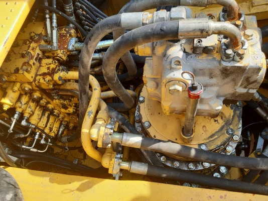 รถขุดมือสอง Komatsu รุ่นใหม่ PC450LC-8R ปี2016  ราคาคันละ 3,990,000บาท ราคาต่อรองได้ มี 2 คัน