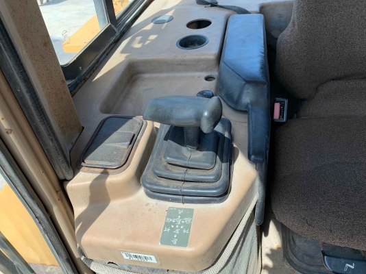 CAT D5M-XL รถนอกขายถูกนำเข้าจากญี่ปุ่น สภาพสวย ขายถูกครับ CAT D5M-XL รถนอกขายถูกนำเข้าจากญี่ปุ่น สภาพสวย ขายถูกครับ