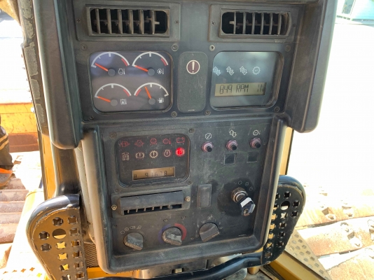 CAT D6N รถนอกขายถูกนำเข้าจากญี่ปุ่น สภาพสวย ราคาไม่แพงครับ