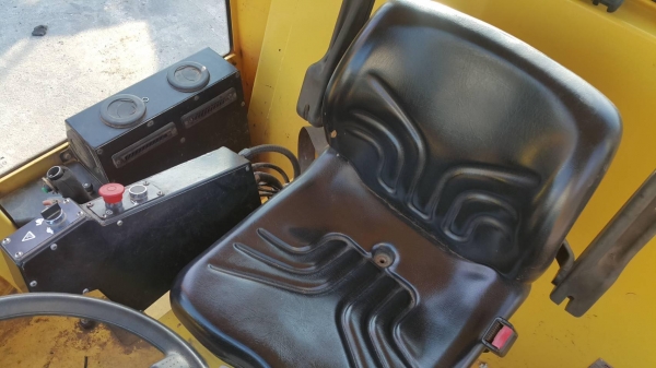 รถบด DYNAPAC CA602D รถบด DYNAPAC CA602D