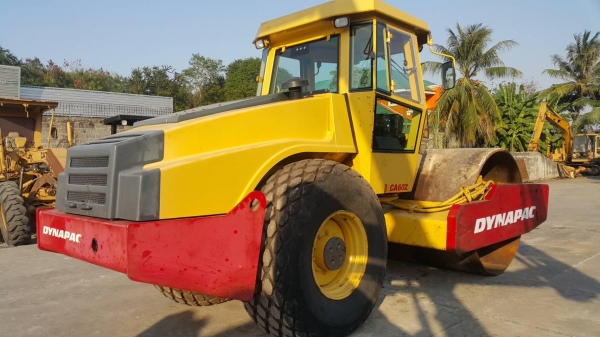 รถบด DYNAPAC CA602D รถบด DYNAPAC CA602D