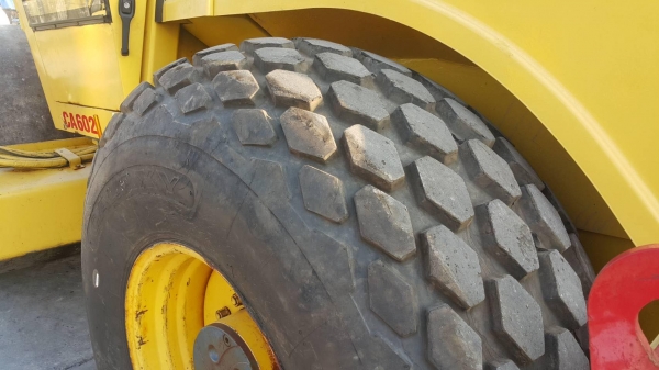 รถบด DYNAPAC CA602D รถบด DYNAPAC CA602D