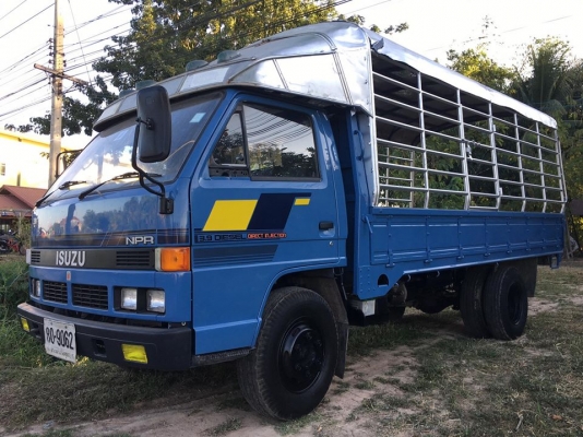 ดาวน์เริ่มต้นเพียง50,000 ขายรถ6ล้อ ISUZU NPR 115แรง ยาว4.30เมตร ราคาเต็ม350,000 จัดไฟแนนซ์ง่าย อนุมั