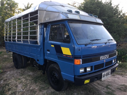 ดาวน์เริ่มต้นเพียง50,000 ขายรถ6ล้อ ISUZU NPR 115แรง ยาว4.30เมตร ราคาเต็ม350,000 จัดไฟแนนซ์ง่าย อนุมั