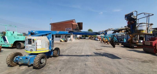 ขายด่วนรถกะเช้าJLG4&times;2HLขับเคลื่อน4ล้อเลี้อยวหน้าซ้ายขวารถหมุนได้รอบตัวกะเช้าก็หมุนได้ยก2ระดับยกสุง14เมตรเครื่องดีเซล3สูบสตาร์เครื่องดับเครื่องข้างบนข้างล่างได้แรงดีประหยัดน้ำมันแถมใช้ระบบไฟฟ้าสำรองทำงานก็ได้สุดยอดได้2ระบบเลยเป็นรถนอกเพื่งนำเข้ามาใหม