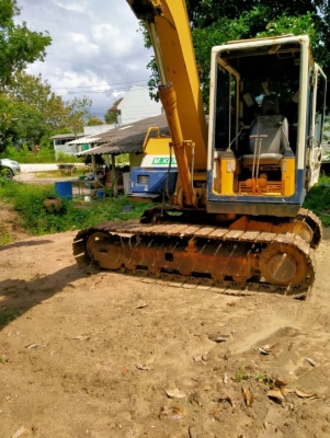 KOMATSU PC60-6 ระบบไฟเต็ม แอร์เย็น เอกสารอินวอยพร้อมเล่มทะเบียน