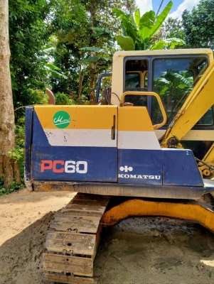 KOMATSU PC60-6 ระบบไฟเต็ม แอร์เย็น เอกสารอินวอยพร้อมเล่มทะเบียน KOMATSU PC60-6 ระบบไฟเต็ม แอร์เย็น เอกสารอินวอยพร้อมเล่มทะเบียน