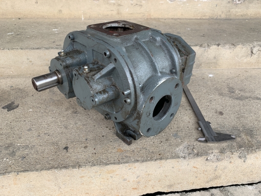 ขายรูทโบลเวอร์ KFM made in Korea ขนาดท่อเข้า 2.5นิ้ว ออก 2นิ้ว สภาพสวยใหม่มาก หมุนนิ่ม พร้อมใช้งาน