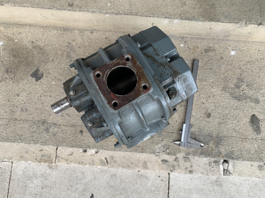 ขายรูทโบลเวอร์ KFM made in Korea ขนาดท่อเข้า 2.5นิ้ว ออก 2นิ้ว สภาพสวยใหม่มาก หมุนนิ่ม พร้อมใช้งาน