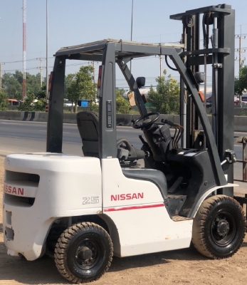 ขายรถยกดีเซล NISSAN 2.5 ตัน ปี 2013 นำเข้าเองจากญี่ปุ่น สภาพสวยพร้อมใช้ มีVDOการทำงานครับ