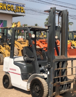 ขายรถยกดีเซล NISSAN 2.5 ตัน ปี 2013 นำเข้าเองจากญี่ปุ่น สภาพสวยพร้อมใช้ มีVDOการทำงานครับ