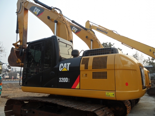 CAT 320D2 มีมา3คันให้เลือก สภาพสวย+พร้อมใช้งาน ขายแค่2,3+ 2,4 +2,5 ล้าน ท่านใดสนใจโทรหา 081-989-1989 หรั่งครับ