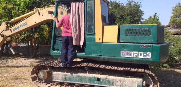 KOMATSU PC 120-3 KOMATSU PC 120-3