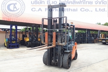 ขาย รถโฟล์คลิฟท์ TOYOTA รุ่น 8-FG30