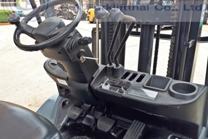 ขาย รถโฟล์คลิฟท์ TOYOTA รุ่น 8-FG30