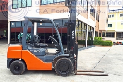 ขาย รถโฟล์คลิฟท์ TOYOTA รุ่น 8-FG30