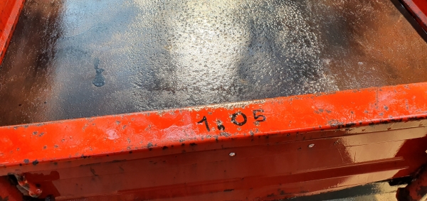 รถบรรทุกแทรคยาง นั่งขับ