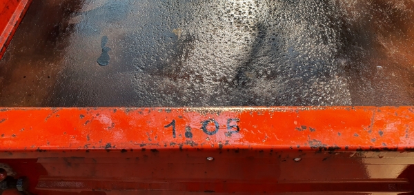 รถบรรทุกแทรคยาง นั่งขับ