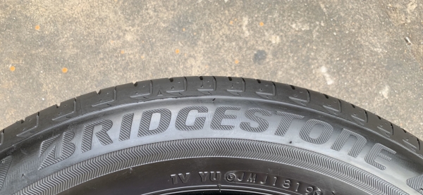 ยางใหม่ป้ายแดง 175-65-15 Bridgestone ปี 19 สวยกริ๊บๆ ใหม่ยกห้าง