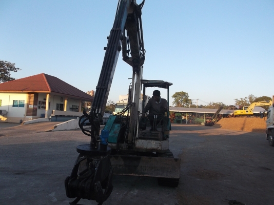 ขายรถคีบไม้ยูคา KOMATSU PC 50UU-1 เก่าในสภาพพร้อมใช้ ขายรถคีบไม้ยูคา KOMATSU PC 50UU-1 เก่าในสภาพพร้อมใช้