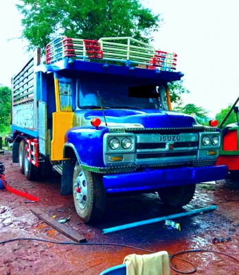 สิบล้อ อิซูชุ หน้าตึก 6BB1-145HP ดั้ม 2เพา พ.เวอร์ เกียร์,สโลส ช่วงล่างเต็ม กะบะดั้ม.ยาว6.20ม.รถห้าง สภาพดีเดิมพายในสวยครบ รถใช้งานบรรทุกอ้อย.ประจำ เล่ม,ทะเบียนพร้อมโอน
