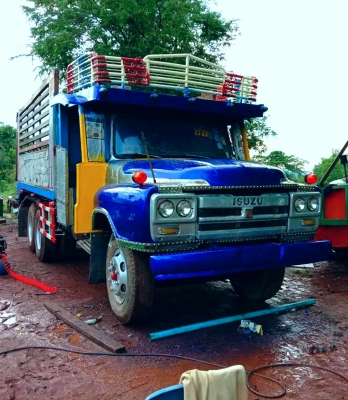 สิบล้อ อิซูชุ หน้าตึก 6BB1-145HP ดั้ม 2เพา พ.เวอร์ เกียร์,สโลส ช่วงล่างเต็ม กะบะดั้ม.ยาว6.20ม.รถห้าง สภาพดีเดิมพายในสวยครบ รถใช้งานบรรทุกอ้อย.ประจำ เล่ม,ทะเบียนพร้อมโอน