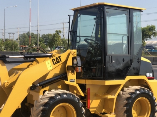 ขายรถตักล้อยาง CAT 902B (เทียบเท่า WA40) นำเข้าเองจากญี่ปุ่น สภาพสวยพร้อมใช้ มีVDOการทำงานครับ