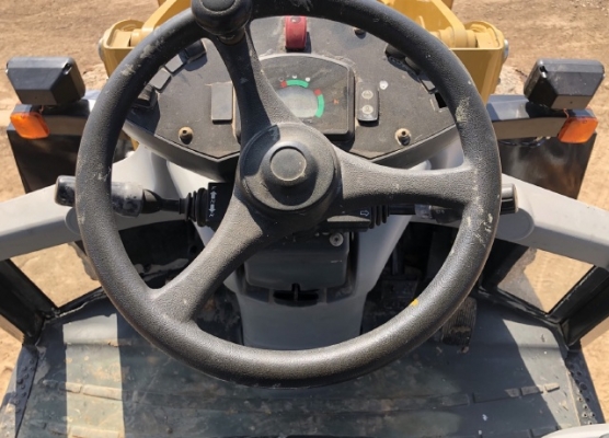 ขายรถตักล้อยาง CAT 910K ปี 2015 แขนยาวพิเศษ นำเข้าเองจากญี่ปุ่น สภาพสวยพร้อมใช้งาน มีVDOการทำงานครับ ขายรถตักล้อยาง CAT 910K ปี 2015 แขนยาวพิเศษ นำเข้าเองจากญี่ปุ่น สภาพสวยพร้อมใช้งาน มีVDOการทำงานครับ