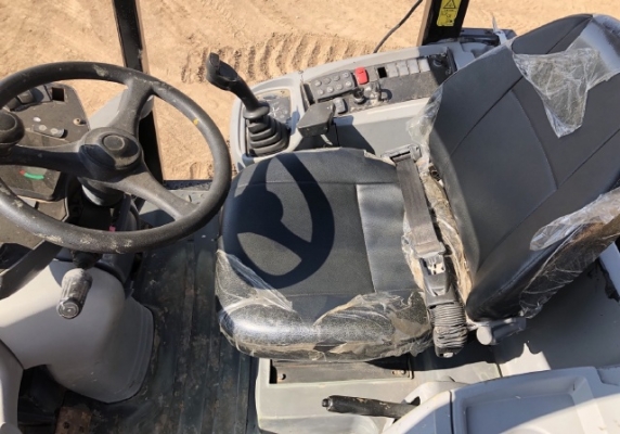 ขายรถตักล้อยาง CAT 910K ปี 2015 แขนยาวพิเศษ นำเข้าเองจากญี่ปุ่น สภาพสวยพร้อมใช้งาน มีVDOการทำงานครับ ขายรถตักล้อยาง CAT 910K ปี 2015 แขนยาวพิเศษ นำเข้าเองจากญี่ปุ่น สภาพสวยพร้อมใช้งาน มีVDOการทำงานครับ