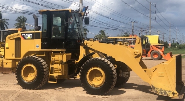 ขายรถตักล้อยาง CAT 924H แขนยาวพิเศษ นำเข้าเองจากญี่ปุ่น สภาพสวยพร้อมใช้ มีVDOการทำงานครับ ขายรถตักล้อยาง CAT 924H แขนยาวพิเศษ นำเข้าเองจากญี่ปุ่น สภาพสวยพร้อมใช้ มีVDOการทำงานครับ