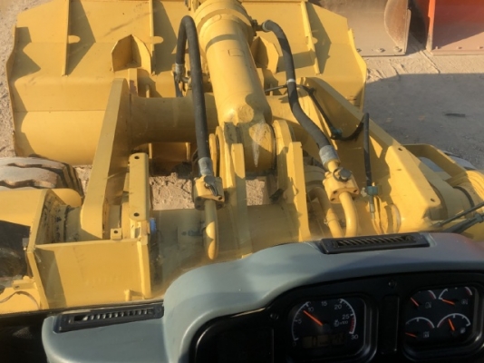 ขายรถตักล้อยาง CAT 950H ปี 2012 นำเข้าเองจากญี่ปุ่น สภาพสวยพร้อมใช้งาน มีVDOการทำงานครับ