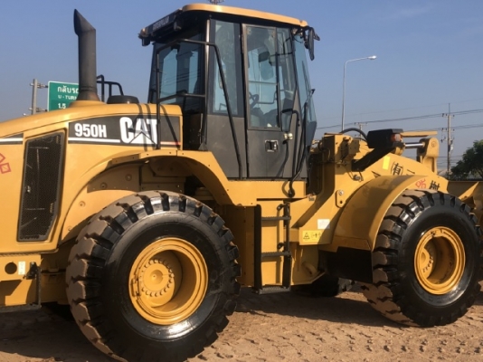 ขายรถตักล้อยาง CAT 950H ปี 2012 นำเข้าเองจากญี่ปุ่น สภาพสวยพร้อมใช้งาน มีVDOการทำงานครับ