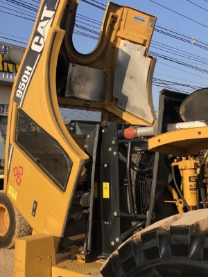 ขายรถตักล้อยาง CAT 950H ปี 2012 นำเข้าเองจากญี่ปุ่น สภาพสวยพร้อมใช้งาน มีVDOการทำงานครับ