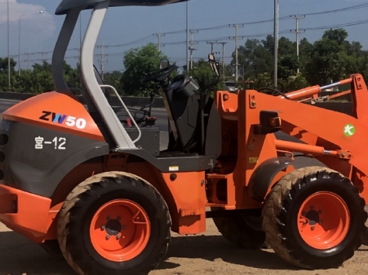 ขายรถตักล้อยาง HITACHI ZW50 ปี 2012 (3,XXX ชั่วโมง) นำเข้าเองจากญี่ปุ่น สภาพสวยพร้อมใช้งาน มีVDOการทำงานครับ