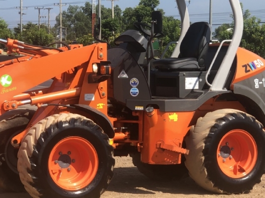 ขายรถตักล้อยาง HITACHI ZW50 ปี 2012 (3,XXX ชั่วโมง) นำเข้าเองจากญี่ปุ่น สภาพสวยพร้อมใช้งาน มีVDOการทำงานครับ