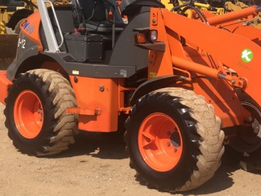 ขายรถตักล้อยาง HITACHI ZW50 ปี 2012 (3,XXX ชั่วโมง) นำเข้าเองจากญี่ปุ่น สภาพสวยพร้อมใช้งาน มีVDOการทำงานครับ