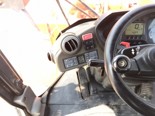 ขายรถตักล้อยาง HITACHI ZW220 นำเข้าเองจากญี่ปุ่น สภาพสวยพร้อมใช้งาน มีVDOการทำงานครับ ขายรถตักล้อยาง HITACHI ZW220 นำเข้าเองจากญี่ปุ่น สภาพสวยพร้อมใช้งาน มีVDOการทำงานครับ