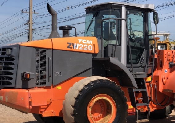 ขายรถตักล้อยาง HITACHI ZW220 นำเข้าเองจากญี่ปุ่น สภาพสวยพร้อมใช้ มีVDOการทำงานครับ
