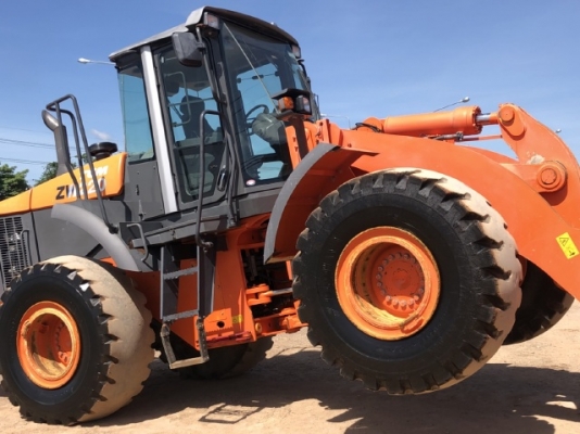 ขายรถตักล้อยาง HITACHI ZW220 นำเข้าเองจากญี่ปุ่น สภาพสวยพร้อมใช้ มีVDOการทำงานครับ